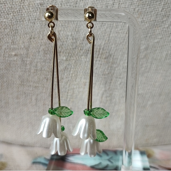 Kelly Green Hong Kong Plastic Bead Necklace Light Weight Vintage Jade Color - Picture 9 of 9